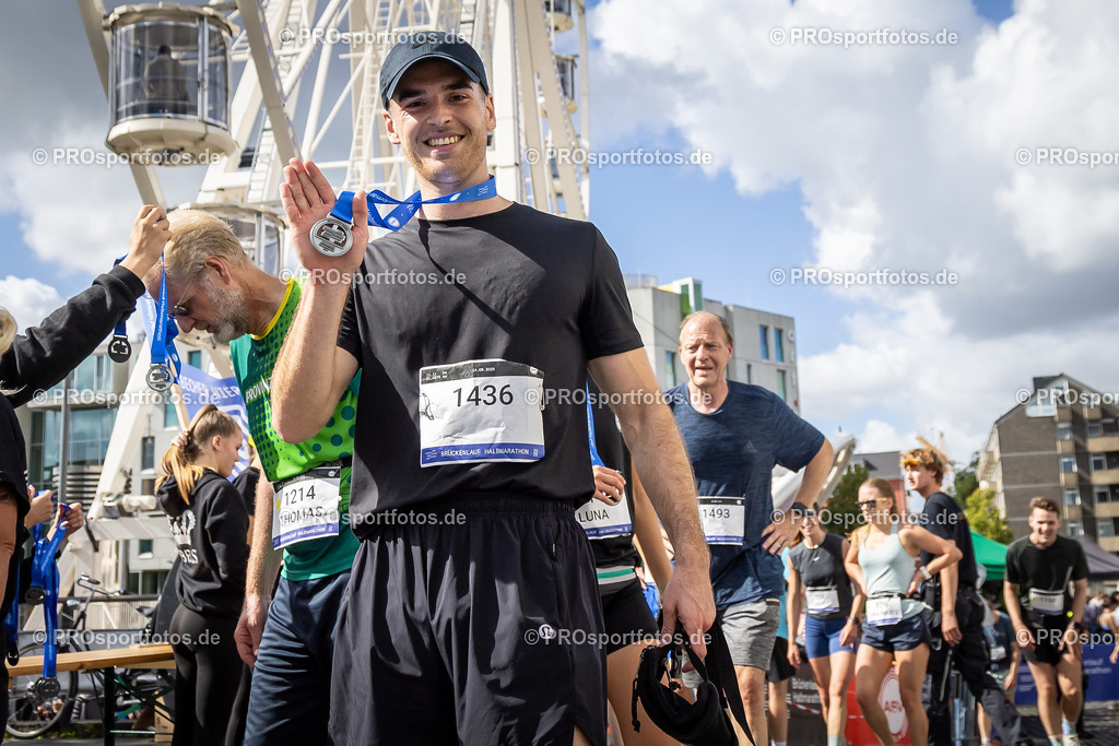 44. Kölner Brückenlauf; Koeln, 14.09.25 | Impressionen vom 44. Kölner Brückenlauf am 14.09.25 am Schokoladenmuseum in Koeln. Foto: BEAUTIFUL SPORTS/Leah Kohring