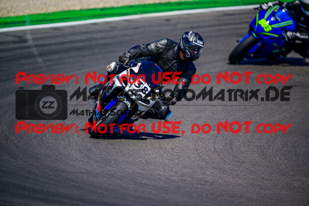 MaZZes_Fotomatrix_20250519_6007705_6899-2 | GELB