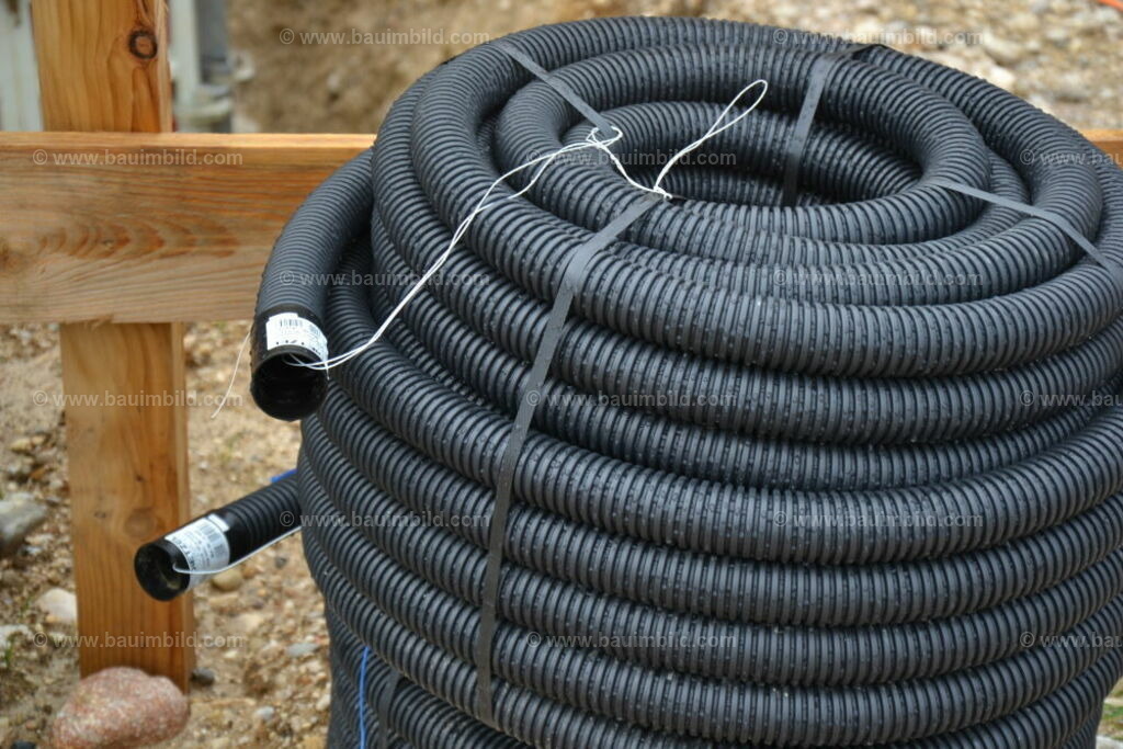 bib-lg17-elektroinstallation-0013 | Nach LV-Leistungsgruppen sortierte Detailfotos über den Bau eines Hauses. Alle Hausbau-Bilder direkt vom Urheber und Autor der Website Haus-Selber-Bauen.com