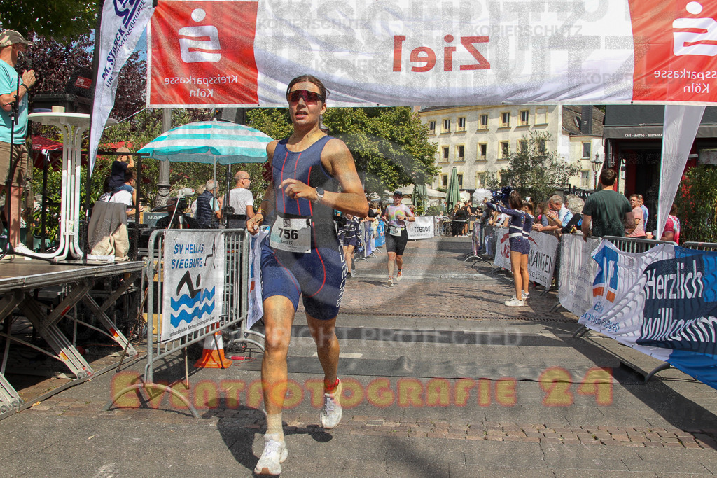250824_1500_EV4_2523 | Sportfotografie im Rhein-Sieg Kreis, Köln, Bonn, NRW, Rheinland Pfalz, Hessen, etc. Unser Tätigkeitsfeld umfasst den Laufsport vom Volkslauf über den Marathon, Duathlon, Triathon bis zum Ultralauf wie Kölnpfad Ultra oder Schindertrail.