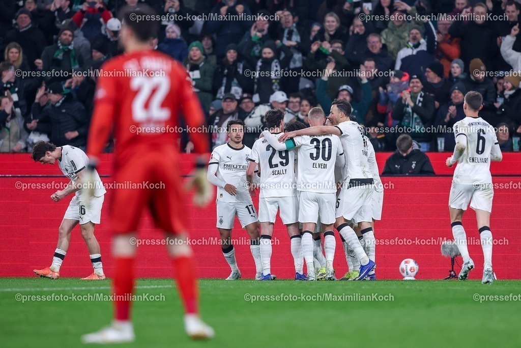 BMG13032601034 | 13.03.2026, Fußball, Borussia Mönchengladbach - FC St. Pauli, 1. Fußball Bundesliga, 26.Spieltag, Borussia-Park, Saison 2025 2026: Torjubel nach dem Tor zum 1:0 durch Torschütze Kevin Stöger&nbsp;(Borussia Mönchengladbach #07)  DFB regulations prohibit any use of photographs as image sequences and or quasi-video.