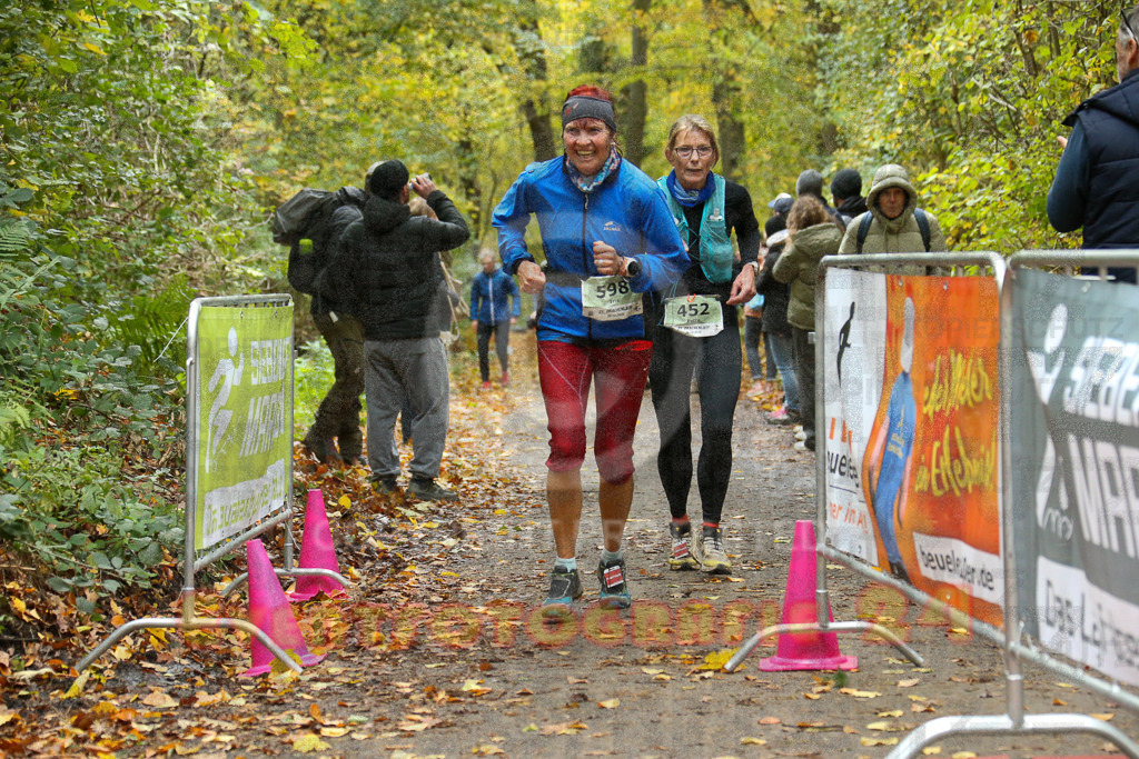 251026_1335_EX1_3725 | Sportfotografie im Rhein-Sieg Kreis, Köln, Bonn, NRW, Rheinland Pfalz, Hessen, etc. Unser Tätigkeitsfeld umfasst den Laufsport vom Volkslauf über den Marathon, Duathlon, Triathon bis zum Ultralauf wie Kölnpfad Ultra oder Schindertrail.