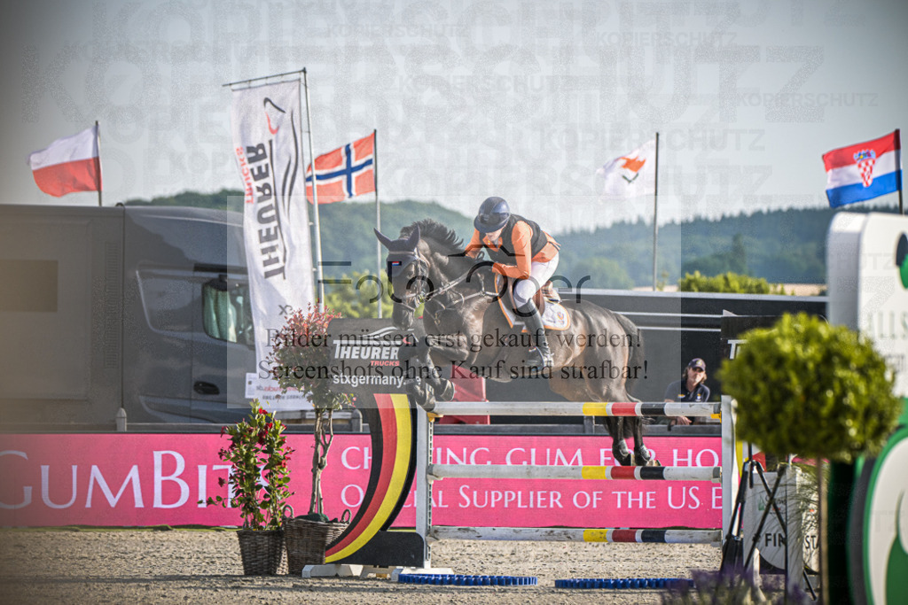 DOS_8094 | Entdecke hochwertige Reitturnierfotos von Foto Oger. Professionell, emotional und authentisch – jetzt Lieblingsmomente im Shop bestellen.Deutschlandweite Turnierfotografie. - Realisiert mit Pictrs.com