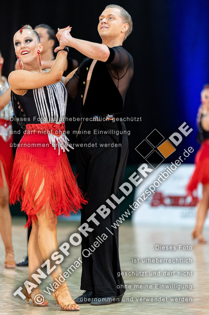 20240120-03414 | Hier finden Sie Tanz Bilder vom Latein und Standard Formationen tanzen. Sportbilder vom Tanzsport. Schöne Fotos und von Weltmeisterschaft, Europameisterschaft, Bundesliga, Regionalliga, Oberliga und Landesliga sowie von GOC Stuttgart, DanceComp, WM Bremen