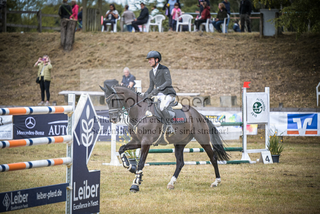 DOS_0414 | Entdecke hochwertige Reitturnierfotos von Foto Oger. Professionell, emotional und authentisch – jetzt Lieblingsmomente im Shop bestellen. - Realisiert mit Pictrs.com