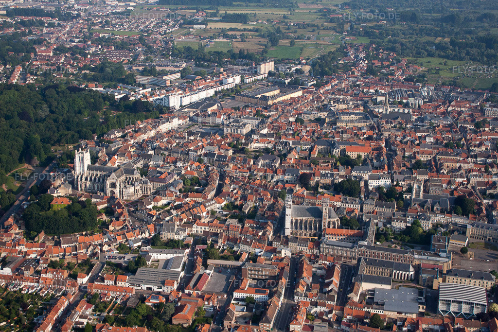 Luftbild: Ortsansicht im Ortsteil Maillebois-Peintres in Longuenesse im Bundesland Pas-de-Calais in Frankreich. Foto: IMG_58938.jpg vom 22.07.2013 durch Werner Riehm/FLY-FOTO.de