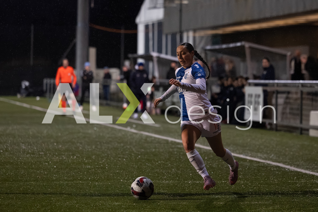 Fußball I Frauen I Saison 2025-2026 I AXA Women's Super League | Women I 14. Spieltag I Grasshoppers Club Zürich - FC Luzern I 14.02.2026 | 11 Noémie Potier (CH) (GC Zürich) – Angriff - Realisiert mit Pictrs.com