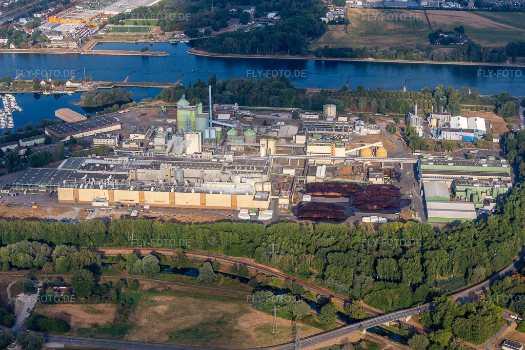 Luftbild: Stora Enso Maxau GmbH im Ortsteil Knielingen in Karlsruhe im Bundesland Baden-Württemberg in Deutschland. – Foto: IMG_134196.jpg vom 26.08.2022 durch Werner Riehm/FLY-FOTO.de – Auflösung des Originals: 5095 x 3397 px – WWW.STORAENSO.COM