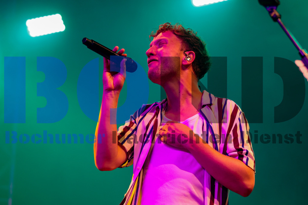 Zeltfestival Ruhr 2024 - Joris  {date} -  | {headline}(Foto: Sebastian Sendlak / BOND) - Realisiert mit Pictrs.com