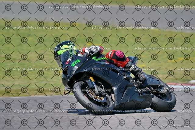26BT01-1384 | 279 - Realisiert mit Pictrs.com