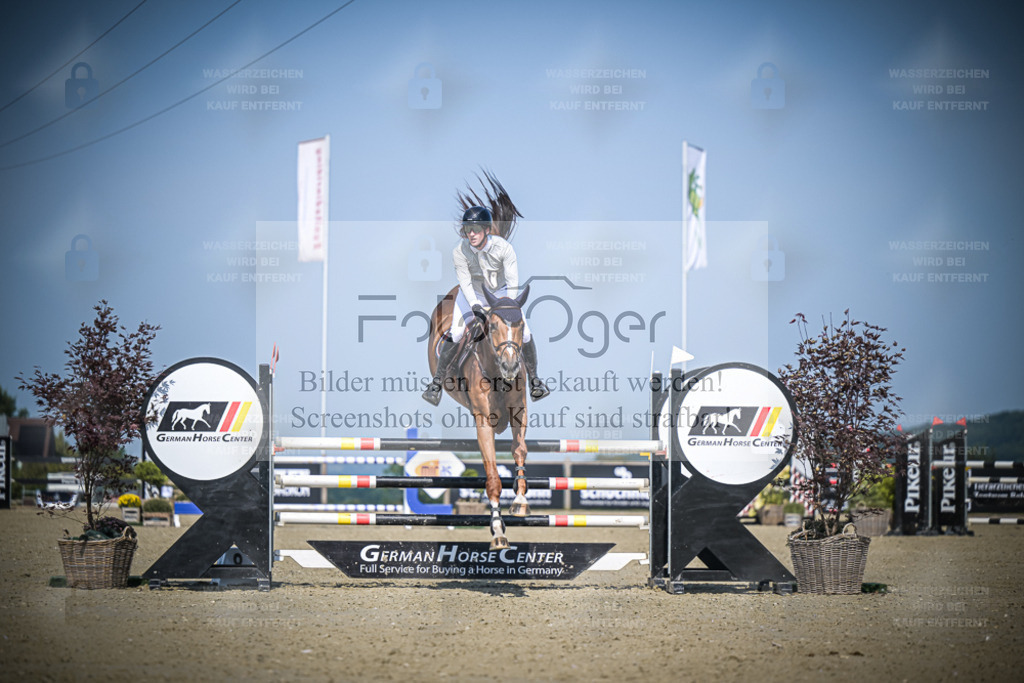 DOS_1056 | Entdecke hochwertige Reitturnierfotos von Foto Oger. Professionell, emotional und authentisch – jetzt Lieblingsmomente im Shop bestellen. - Realisiert mit Pictrs.com