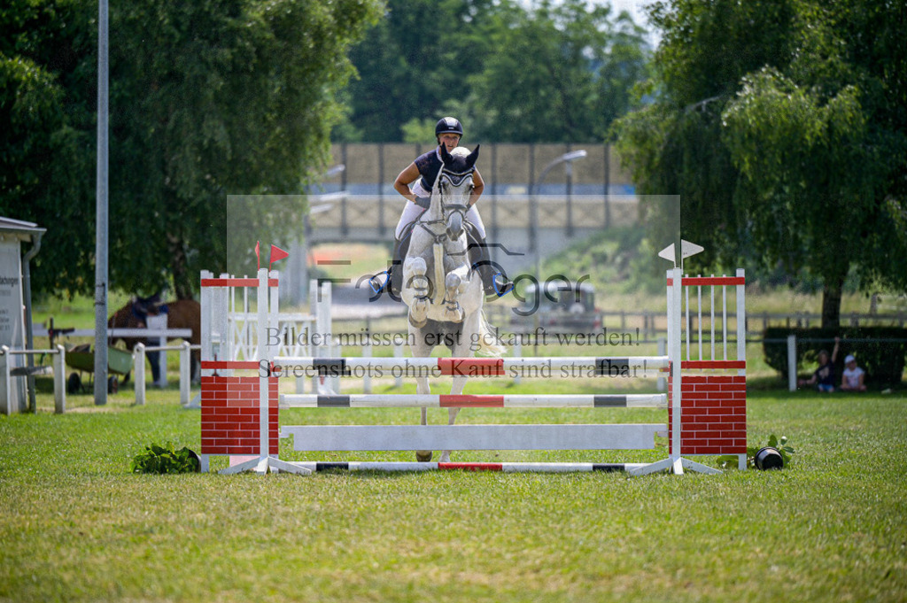 Reitturnier Voxtrup | Entdecke hochwertige Reitturnierfotos von Foto Oger. Professionell, emotional und authentisch – jetzt Lieblingsmomente im Shop bestellen. - Realisiert mit Pictrs.com