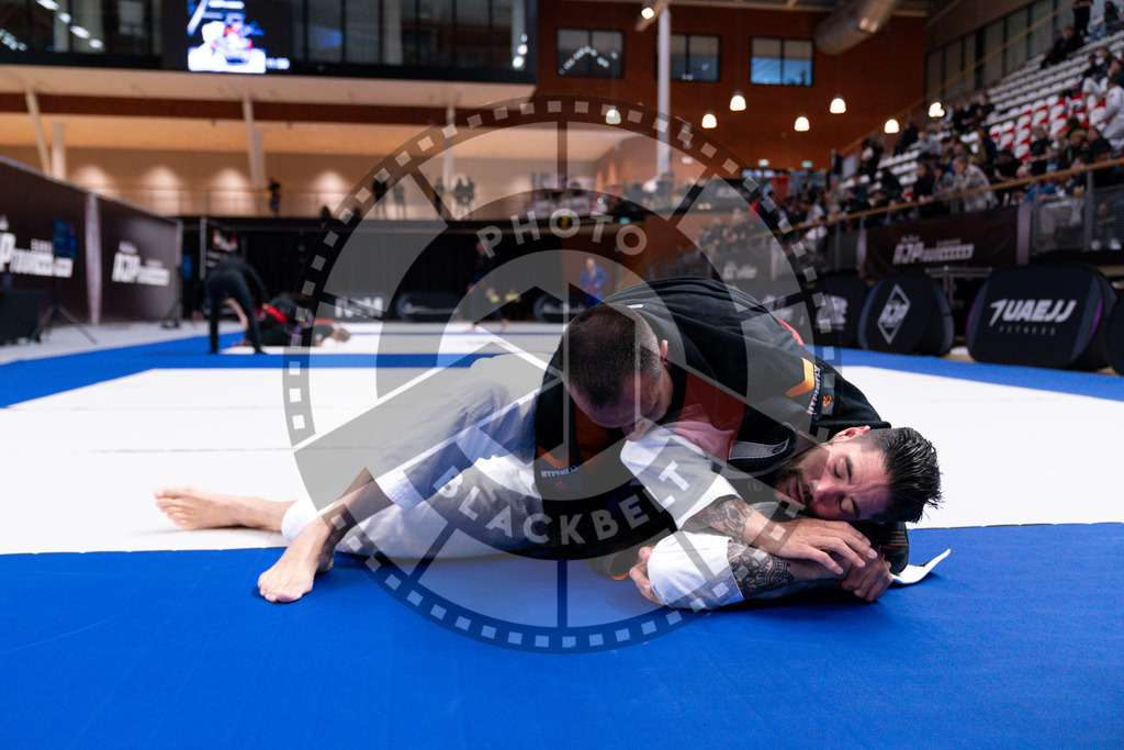 20241013PBB1015 | Athletes compete during the AJP Tour Europe Continental Jiu-Jitsu Amateurs & Masters Championship on October 13, 2024 in Almere near Amsterdam, Netherlands. © Chiara Dazi / photoblackbelt
