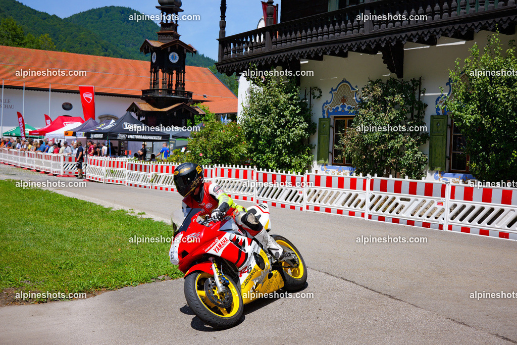 P1036946-2 | Erleben Sie atemberaubende, hochqualitative Fotos Ihrer Fahrt entlang der malerischen Alpenstraßen. Besuchen Sie alpineshots.com, um professionelle Aufnahmen Ihrer unvergesslichen Reise zu finden und zu kaufen - Realisiert mit Pictrs.com
