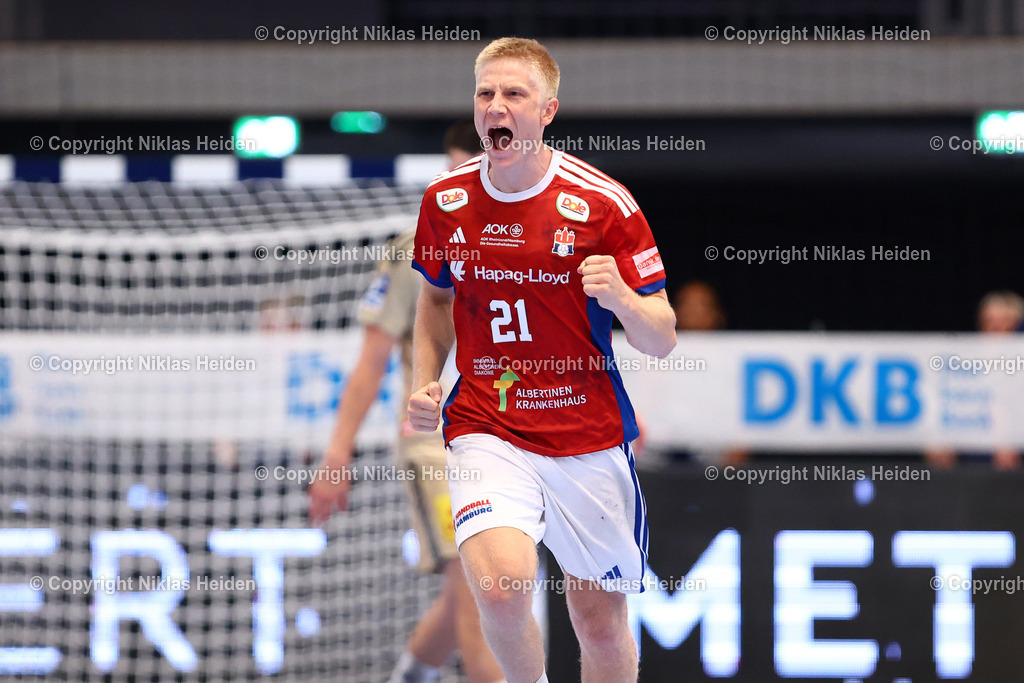 NH_HSVHamburg_TSVHannoverBurgdorf_HandballBundesliga_03092025 | #21 Frederik Bo Andersen (Handball Sport Verein Hamburg) jubelt.Handball I Herren I Bundesliga (Daikin HBL) I Saison 2025-2026 I 2. Spieltag I HSV Hamburg - TSV Hannover-Burgdorf I 03.09.2025 I Sporthalle Hamburg