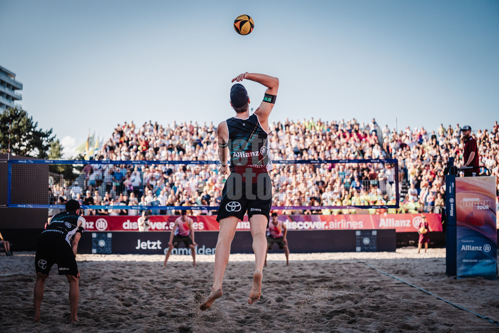Beachvolleyball | Männer | Deutsche Meisterschaften 2025 Timmendorfer Strand | 06.09.2025 | Nils Ehlers beim Aufschlag