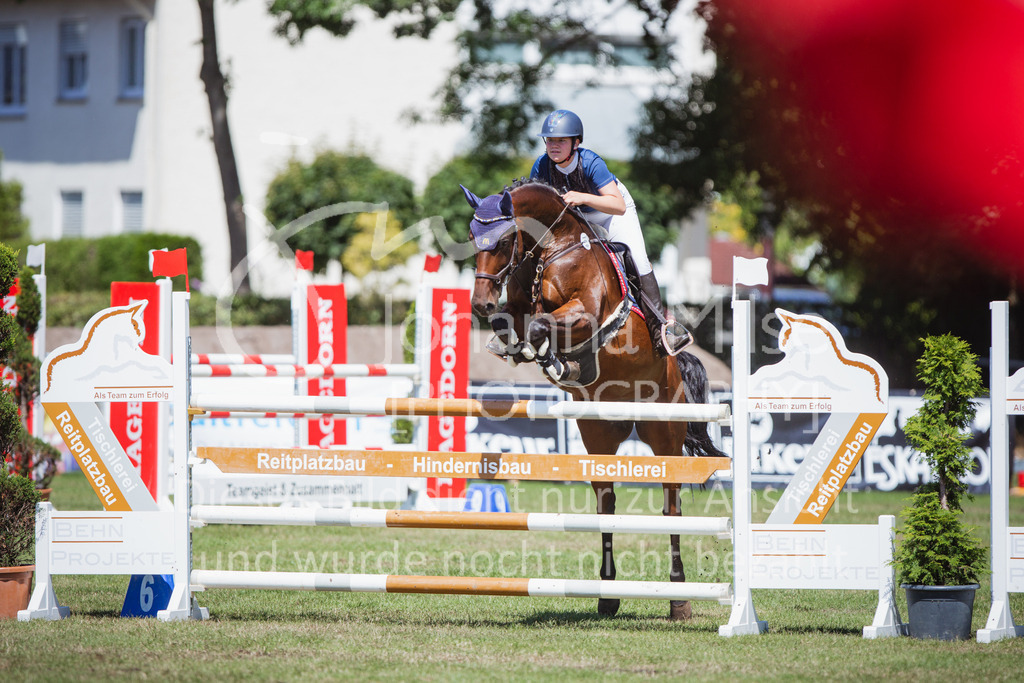 220717_LC_M1-Springen-601 | Deine schönsten Turniermomente als professionelle Fotos! Entdecke hochwertige Pferdesport-Fotografie im Online-Shop. Jetzt Fotos finden & bestellen!
