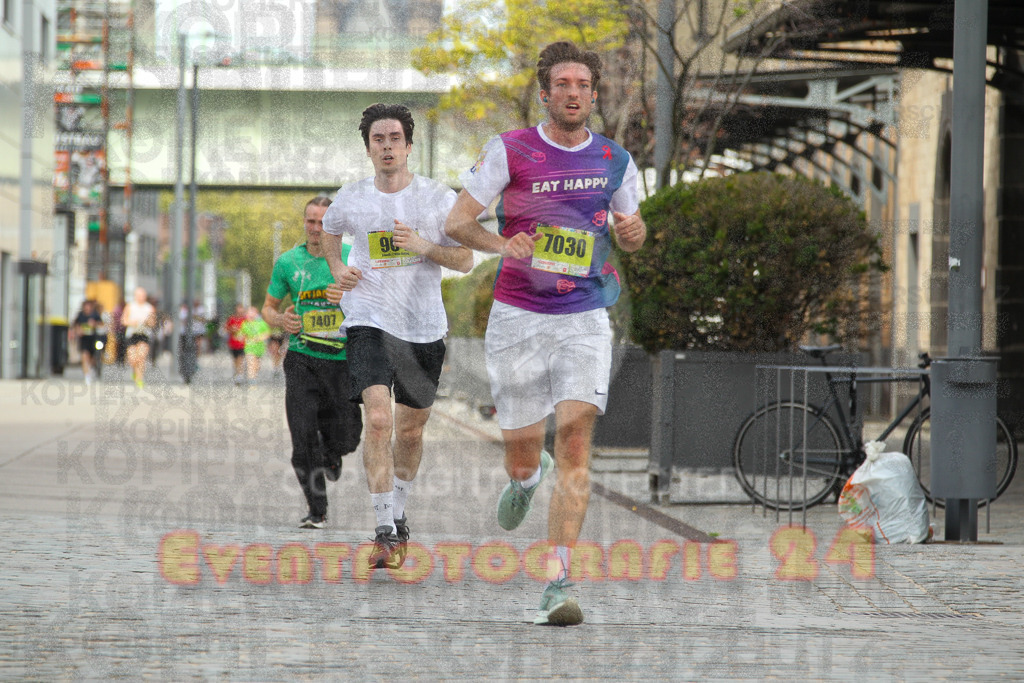 250920_1320_EV4_5250 | Sportfotografie im Rhein-Sieg Kreis, Köln, Bonn, NRW, Rheinland Pfalz, Hessen, etc. Unser Tätigkeitsfeld umfasst den Laufsport vom Volkslauf über den Marathon, Duathlon, Triathon bis zum Ultralauf wie Kölnpfad Ultra oder Schindertrail.