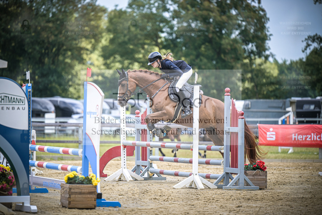 DOS_6034 | Entdecke hochwertige Reitturnierfotos von Foto Oger. Professionell, emotional und authentisch – jetzt Lieblingsmomente im Shop bestellen. - Realisiert mit Pictrs.com