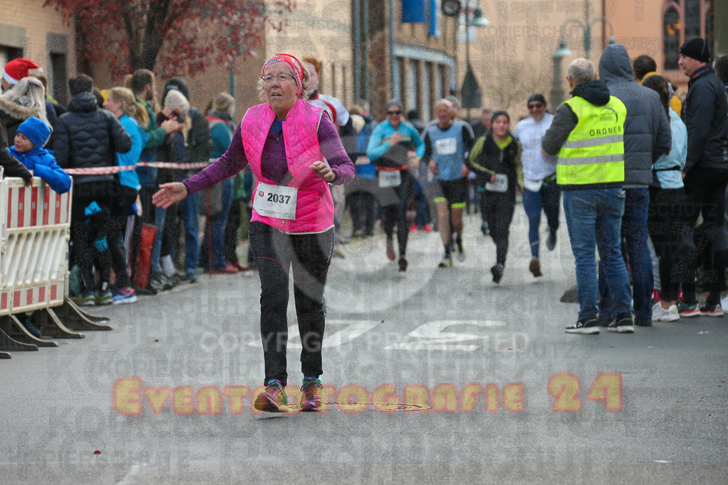 221127_1059_EX1_1444 | Sportfotografie im Rhein-Sieg Kreis, Köln, Bonn, NRW, Rheinland Pfalz, Hessen, etc. Unser Tätigkeitsfeld umfasst den Laufsport vom Volkslauf über den Marathon, Duathlon, Triathon bis zum Ultralauf wie Kölnpfad Ultra oder Schindertrail.