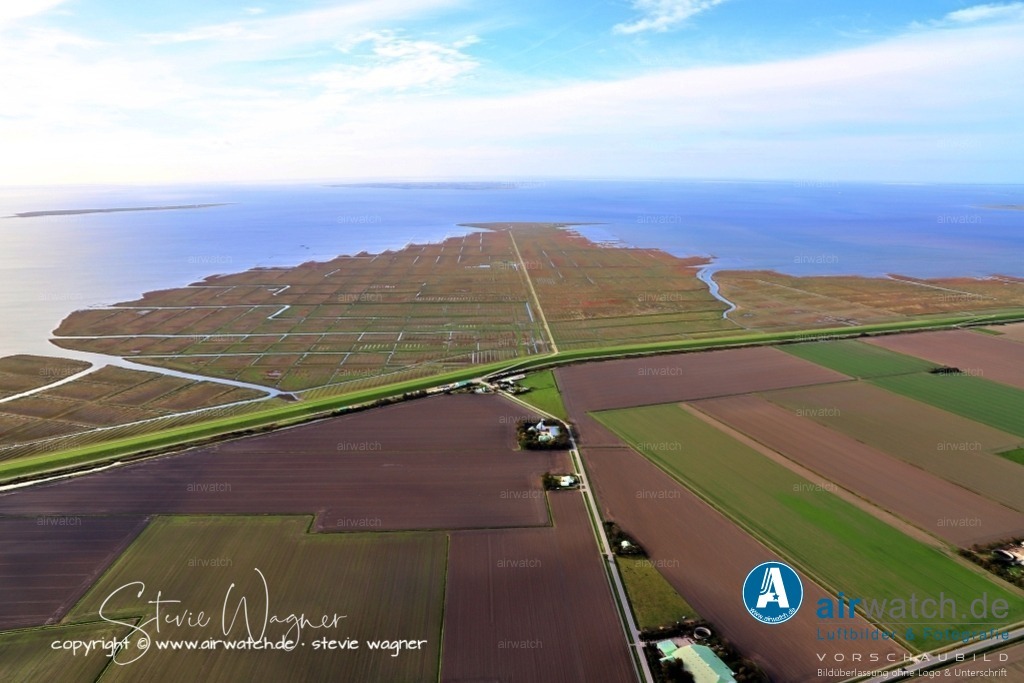 Luftbilder-Nordfriesland--Husum-Reussenköge-Kuestenlinie-Landgewinnung-airwatch-wagner-IMG_1910 | Entdecken Sie atemberaubende Luftbilder und Fotografien auf airwatch.de - Tauchen Sie ein in eine Welt voller faszinierender Aufnahmen aus der Vogelperspektive.