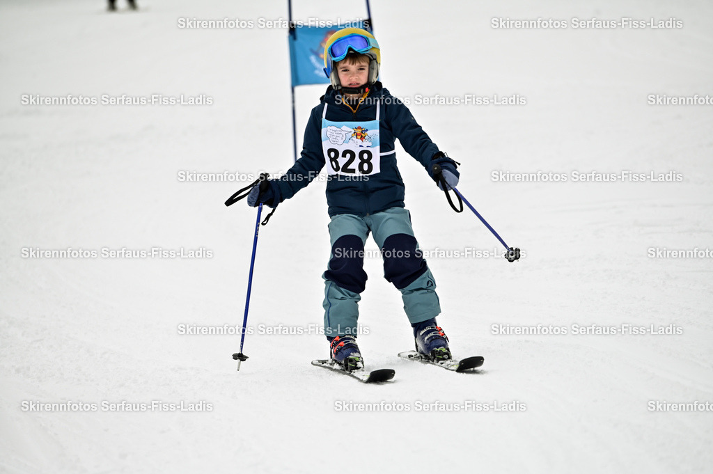SRF_20.02.2026_1015 | Skirennfotos,Serfaus,Fiss,Ladis,Kinderskirennen,Winter,Tirol,Oberland,skirace,SFL,feelfree,weil wir's genießen,ski,Ski,skifahren,Sonnenplateau, - Realisiert mit Pictrs.com