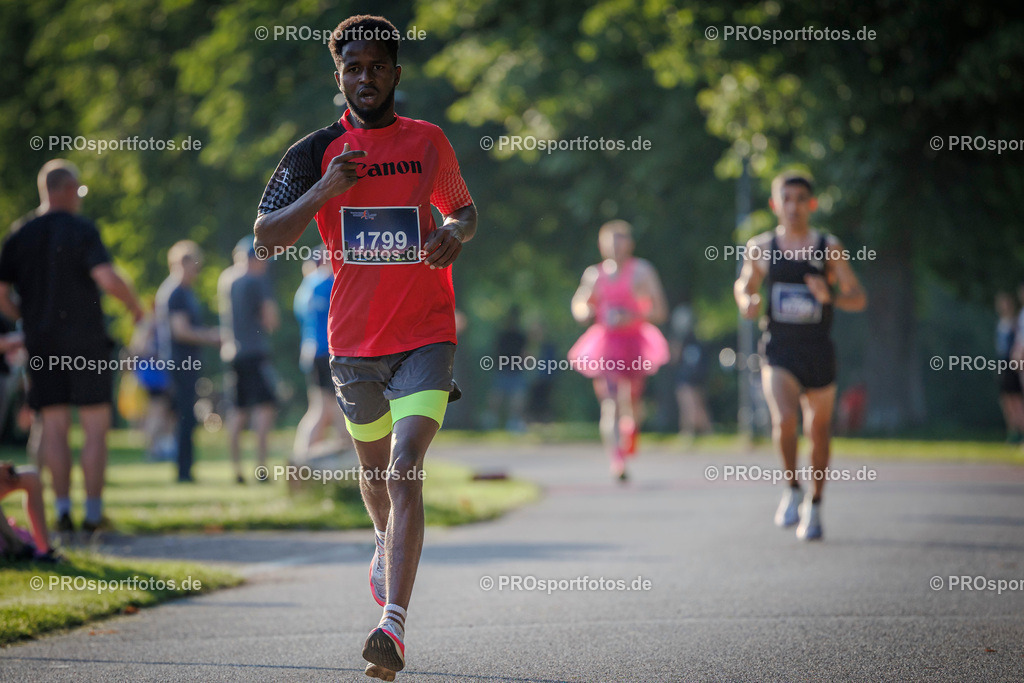 Sparda-Bank Nachtlauf Bonn; Bonn, 18.06.2025 | Impressionen vom Sparda-Bank Nachtlauf Bonn am 18.06.2025 in Bonn (Nordrhein-Westfalen). 
