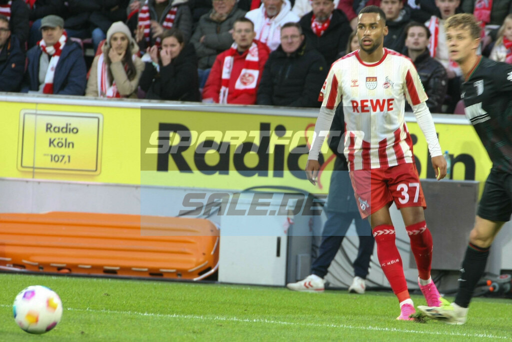1. FC Köln - FC Augsburg | Linton Maina - © Sportfoto-Sale (MK) - Realisiert mit Pictrs.com
