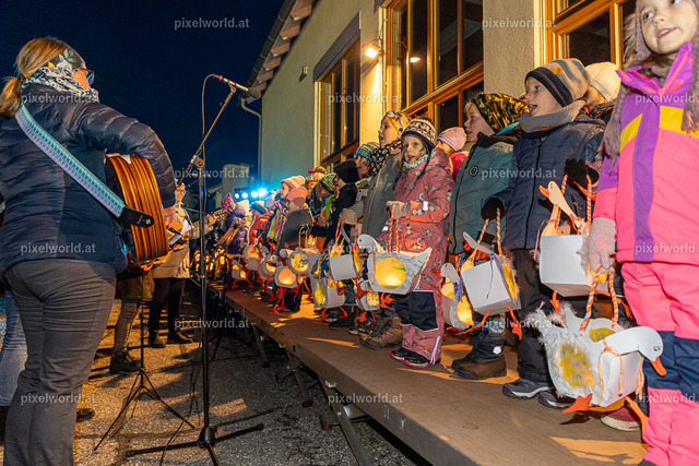 Laternenfest in St. Martin | Bildershop von pixelworld.at - Realisiert mit Pictrs.com