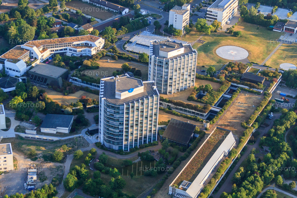 Luftbild: BG Klinik Ludwigshafen von Süden bei Sonnenaufgang im Ortsteil Oggersheim in Ludwigshafen im Bundesland Rheinland-Pfalz in Deutschland. Foto: IMG_69465.jpg vom 04.07.2014 durch Werner Riehm/FLY-FOTO.deAuflösung des Originals: 4752 x 3168 pxLinkedin