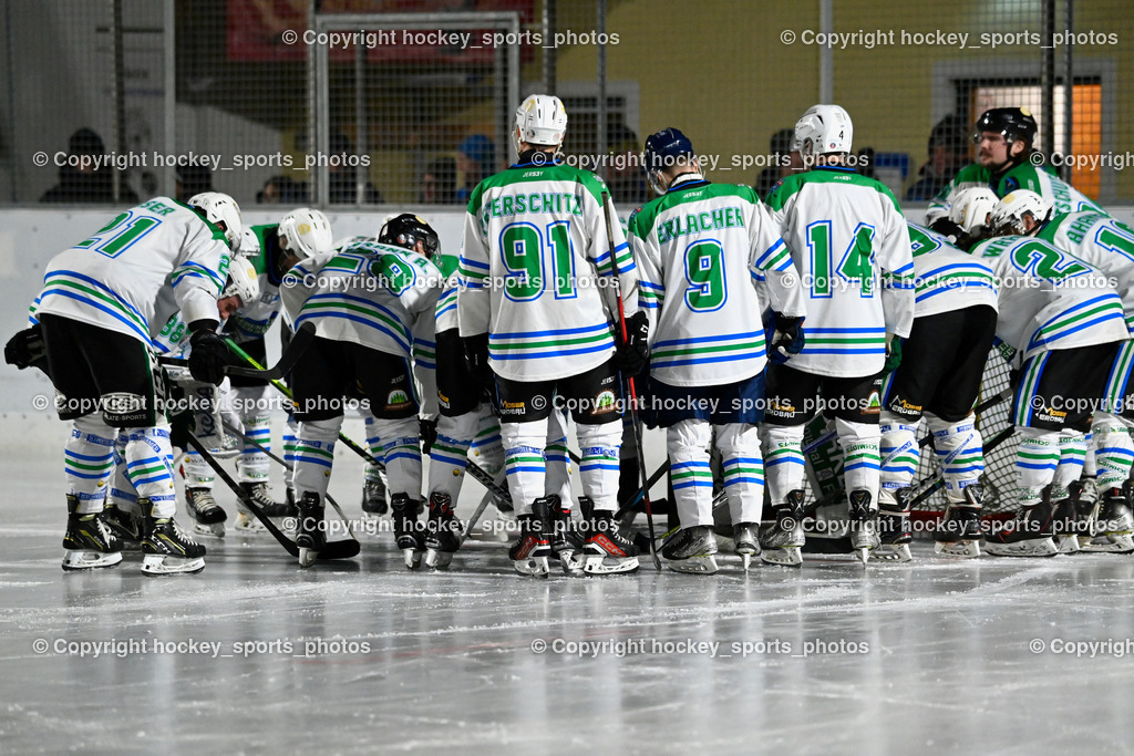 EC Tigers Paternion vs. EC Feld am See Ledenitzen | EC Feld am See Ledenitzen Mannschaft, EC Tigers Paternion vs. EC Feld am See Ledenitzen, EC Tigers Paternion vs. EC Feld am See Ledenitzen am 19.01.2025 in Villach (Eisplatz Paternion), Austria, (Photo by Bernd Stefan)