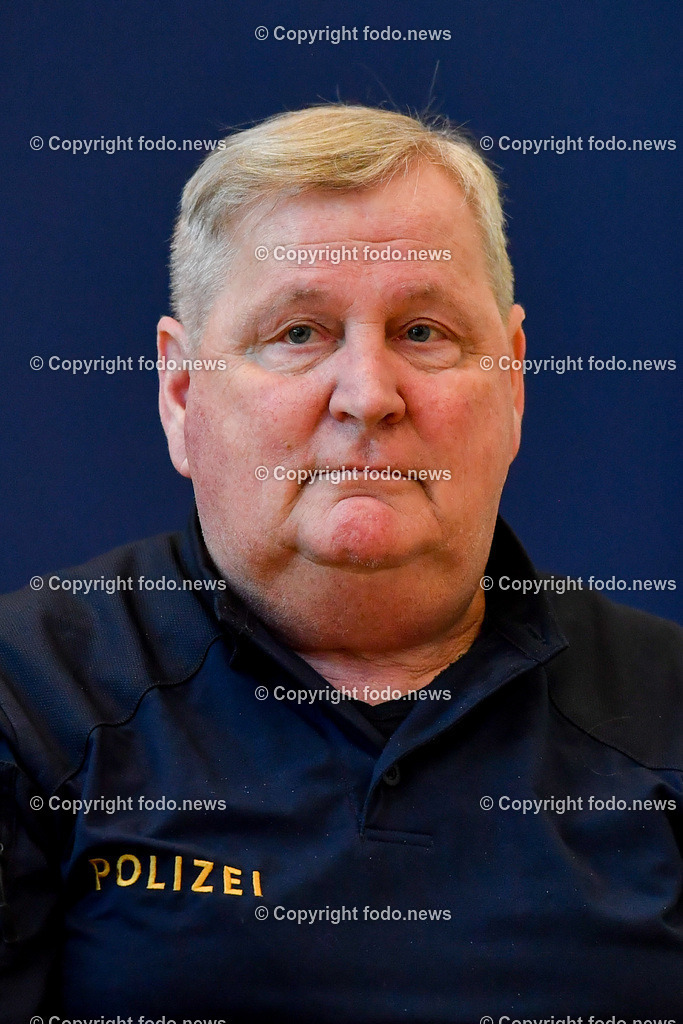 Landespolizeidirektion Ooe_ Pressekonferenz Festnahmen Halloween Nacht 2022_ 27.12.2022-35 | 27.12.2022, Landespolizeidirektion Oberoesterreich, AUT, Pressekonferenz Festnahmen Halloween Nacht 2022, im Bild Karl Pogutter (Stadtpolizeikommandant Linz)