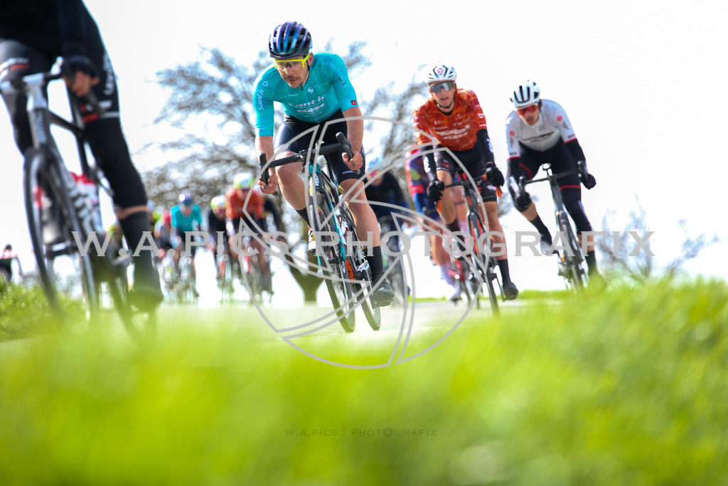 ..... | LEONDING,AUSTRIA,24.März.24 - 63.Radsaisoneröffnungsrennen Leonding Road Cycling League , Image shows: 
Photo: WAPICS / Andreas Willdoner