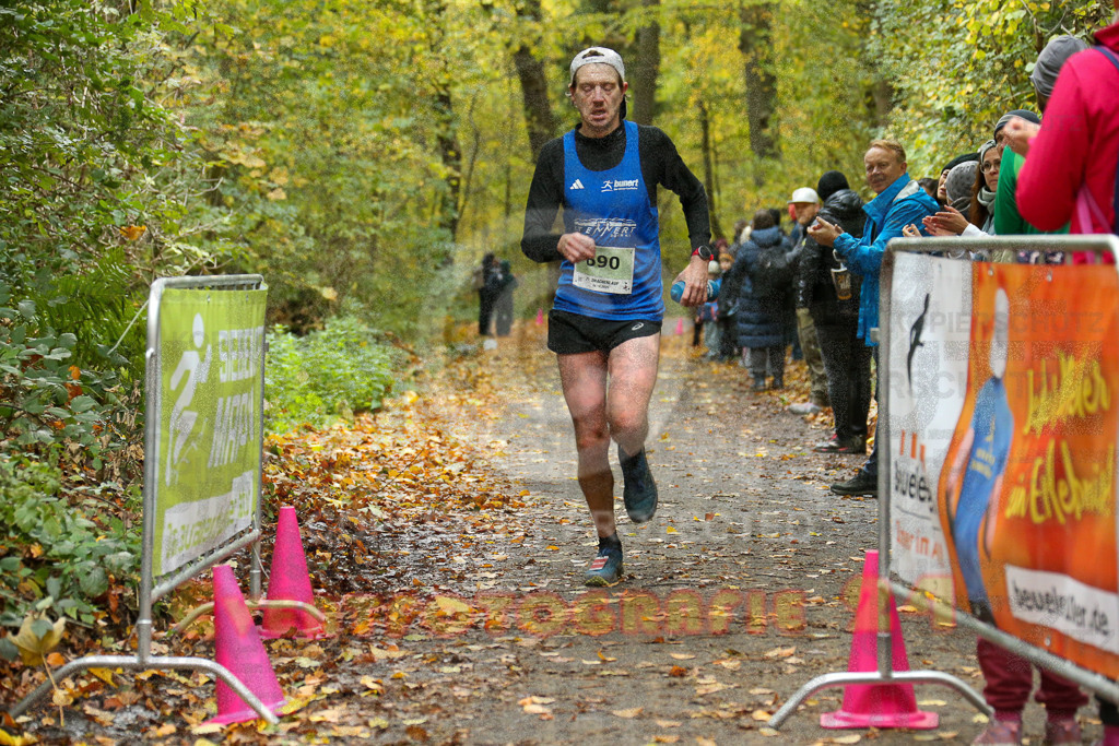 251026_1219_EX1_0085 | Sportfotografie im Rhein-Sieg Kreis, Köln, Bonn, NRW, Rheinland Pfalz, Hessen, etc. Unser Tätigkeitsfeld umfasst den Laufsport vom Volkslauf über den Marathon, Duathlon, Triathon bis zum Ultralauf wie Kölnpfad Ultra oder Schindertrail.