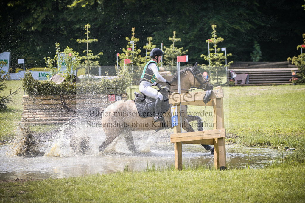 DOS_0114 | Entdecke hochwertige Reitturnierfotos von Foto Oger. Professionell, emotional und authentisch – jetzt Lieblingsmomente im Shop bestellen. - Realisiert mit Pictrs.com