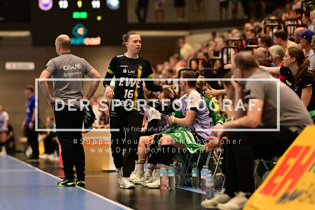 Handball I Frauen I Saison 2025-2026 I Play-Offs 5-11 I 3. Spieltag I Buxtehuder SV - VfL Oldenburg I 176453 | Der Sportfotograf. - Realisiert mit Pictrs.com