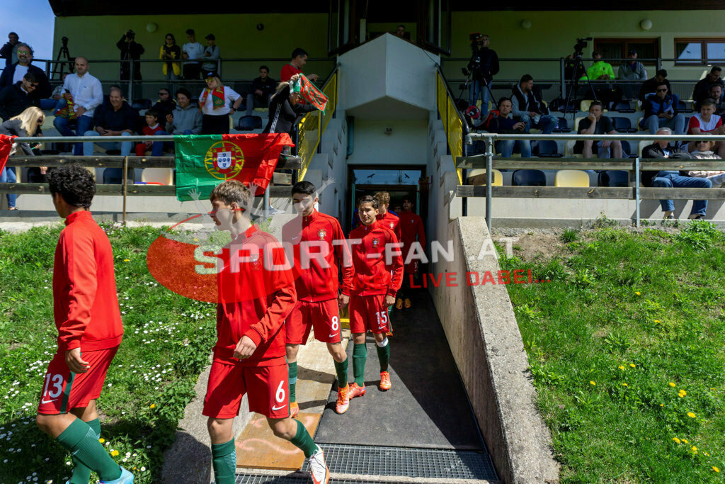 Portugal  U15 -Czech Republic U15 | DUARTE SOARES (Portugal #13) GONÇALO PINTO (Portugal #6) JOÃO TROVISCO (Portugal #8) RAFAEL CAMACHO (Portugal #15) ; Portugal  U15 -Czech Republic U15 am 29.04.2022 in Arnoldstein
(Sportplatz), AUSTRIA, (Photo by Ernst Krawagner sport-fan.at) - Realisiert mit Pictrs.com