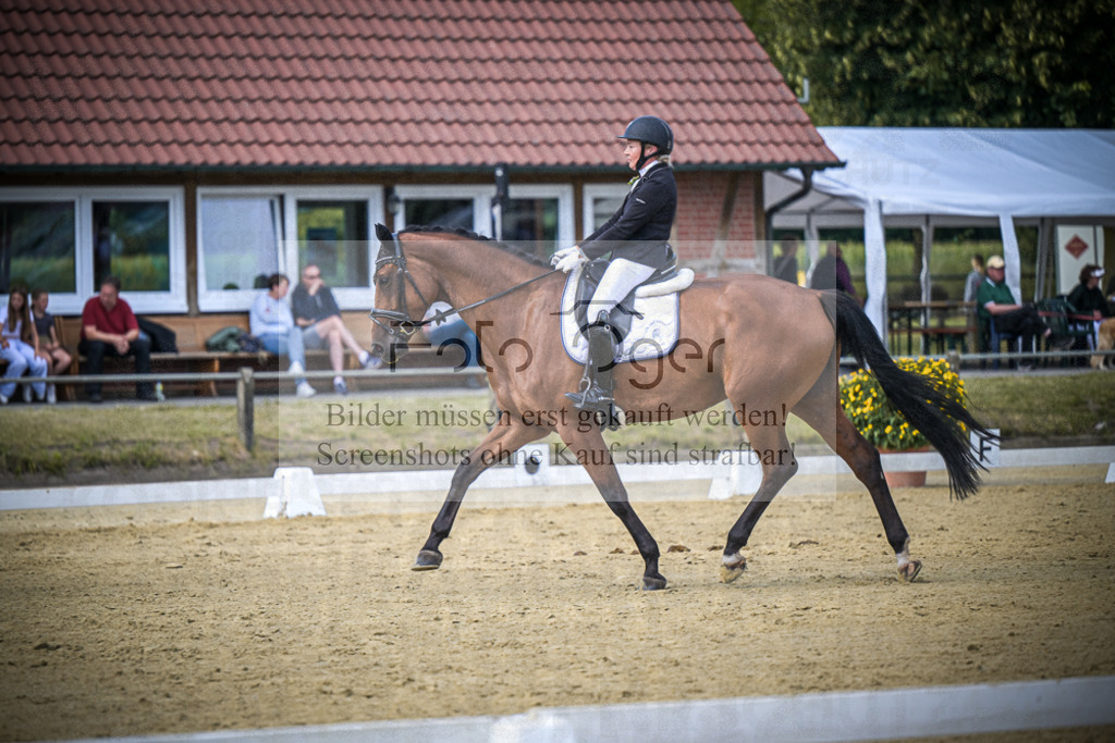 DOS_0028 | Entdecke hochwertige Reitturnierfotos von Foto Oger. Professionell, emotional und authentisch – jetzt Lieblingsmomente im Shop bestellen.Deutschlandweite Turnierfotografie. - Realisiert mit Pictrs.com