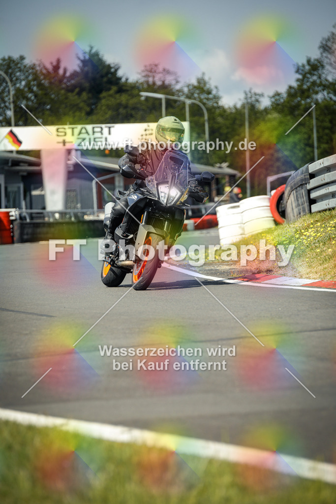 OBK_Mai_Volker_Adam-10598 | Hier findet Ihr Bilder von Touristenfahrten auf der Nürburgring Nordschleife oder von anderen Veranstaltungen die ich besucht habe. Viel Spass beim Durch Schauen 