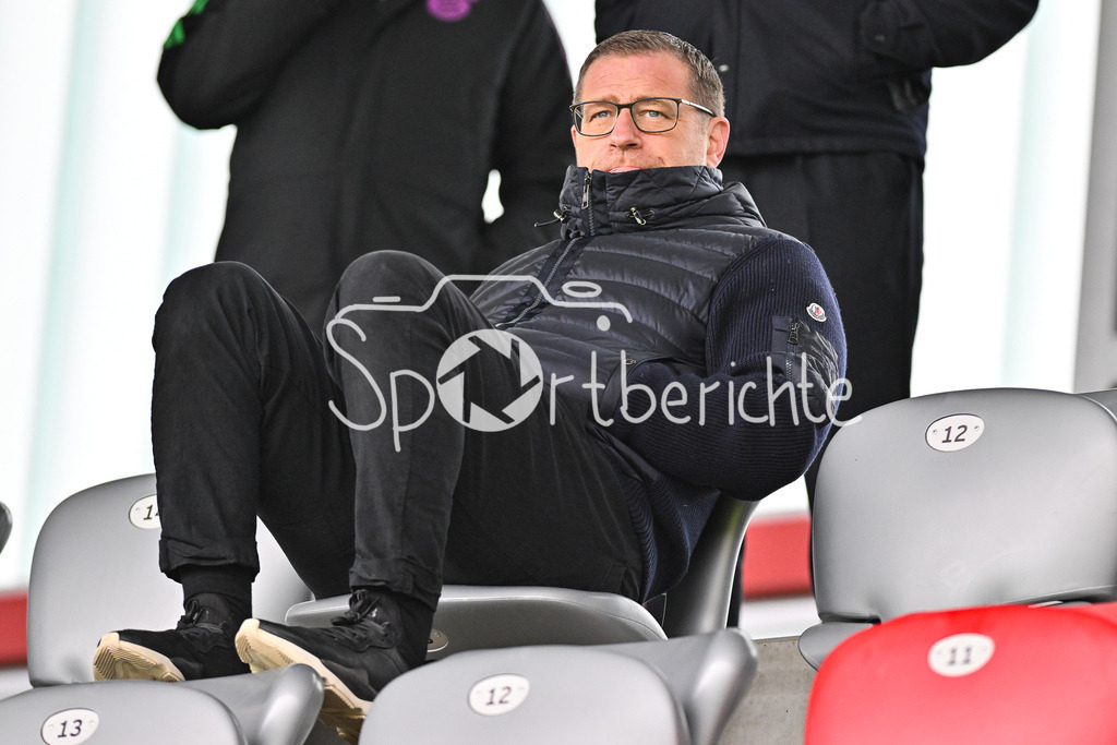 FC Bayern München U19 - VfL Wolfsburg U19 | Am Campus beim Spiel der U19 gegen Wolfsburg - Max EBERL / U19 DFB Nachwuchsliga Endrunde: FC Bayern Muenchen - VfL Wolfsburg, FC Bayern Campus am 26.04.2025