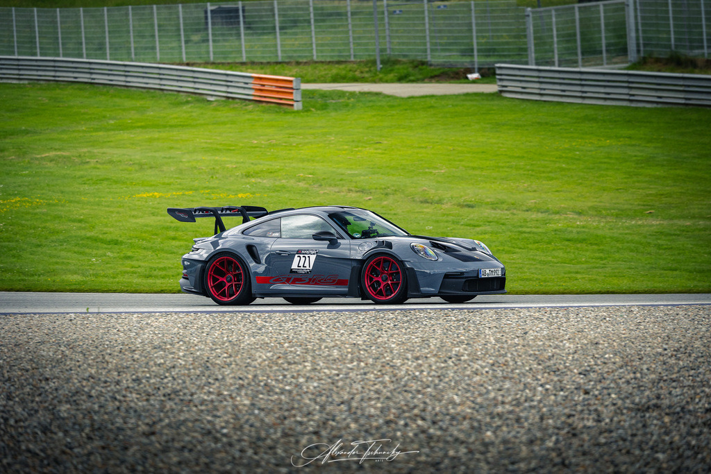 R6PZ1374 _Alexander Tschuncky | Entdecken Sie die faszinierende Welt von Alexander Tschuncky Arts: Kreative Fotografie, atemberaubende Automobilkunst und hochwertiger Bilderdruck. Lassen Sie sich inspirieren! - Realisiert mit Pictrs.com