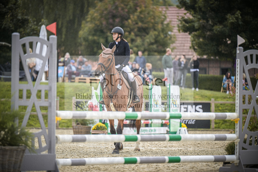 DOS_0118 | Entdecke hochwertige Reitturnierfotos von Foto Oger. Professionell, emotional und authentisch – jetzt Lieblingsmomente im Shop bestellen.Deutschlandweite Turnierfotografie. - Realisiert mit Pictrs.com