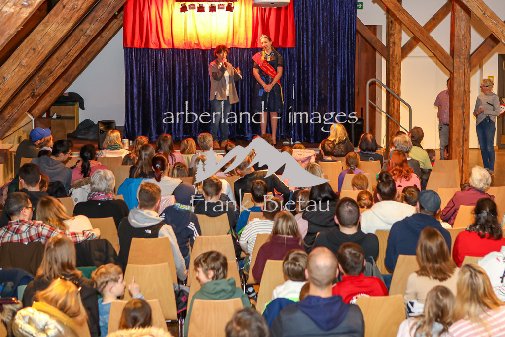 OE7A5494 | Offizielle Eröffnung der Ostereiersuche durch 2. Bürgermeisterin Elisabeth Pfeffer und Glaskönigin Oceane Reintgen