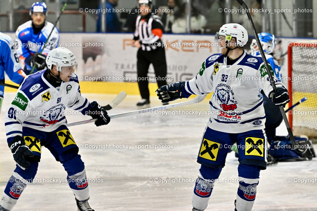 ESC Sparkasse STEINDORF vs. UECR Huben | Jubel UECR Huben Mannschaft, #33 Sotlar Jure UECR EISBÄREN HUBEN, #91 Gasser Sandro UECR EISBÄREN HUBEN, ESC Sparkasse STEINDORF vs. UECR Huben, ESC Sparkasse STEINDORF vs. UECR Huben am 30.01.2026 in Steindorf (Ossiachersee Halle), Austria, (Photo by Bernd Stefan)