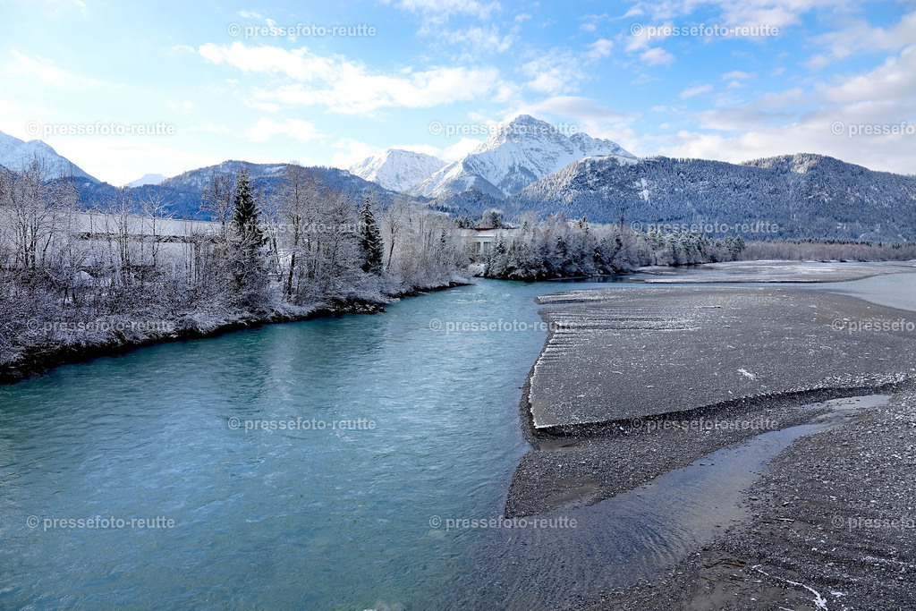 welltvi-Reutte-Lechfluss-DSC07598 | Info aus dem Bezirk Reutte/Ausserfern Tirol sowie eine umfangreiche Bilddatenbank über die gesamte Region: Lechtal, Talkessel Reutte, Tannheimertal, Zwischentoren. Lech, Plansee, Zugspitze, Grenztunnel, B179, Fernpassstraße, Verkehr, Lawinen, Tradition, - Realisiert mit Pictrs.com