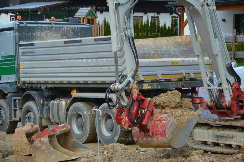 bib-lg02-erdarbeiten-0199 | Nach LV-Leistungsgruppen sortierte Detailfotos über den Bau eines Hauses. Alle Hausbau-Bilder direkt vom Urheber und Autor der Website Haus-Selber-Bauen.com