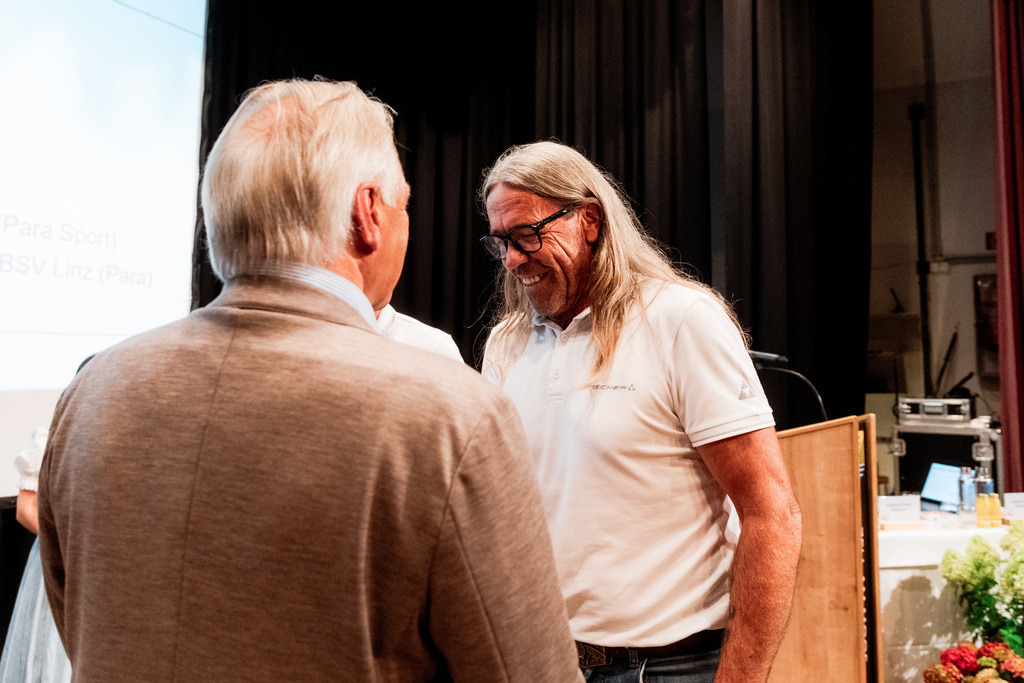 SR503372 | Media Hub Simon Reisinger - Realisiert mit Pictrs.com