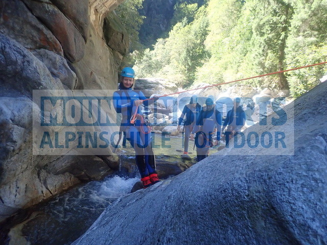 PC020009 | Bestelle die Bilder deines Berg- oder Wasser-Abenteuers mit Mountain Sports bequem von zu Hause aus direkt über unseren Online Fotoshop von pictrs.com. - Realisiert mit Pictrs.com