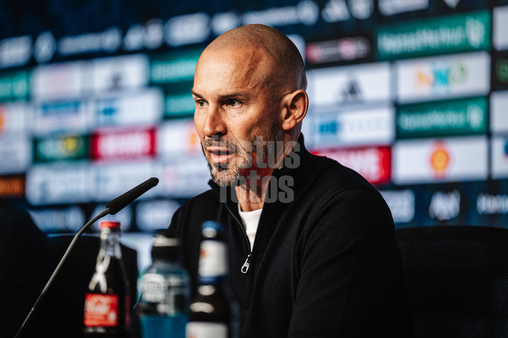 Fußball | Männer | Saison 2025/2026 | 1. Fußball-Bundesliga | 31. Spieltag | Hamburger SV vs. TSG Hoffenheim | 25.04.2026 | Christian Ilzer (Trainer, TSG Hoffenheim) bei der Pressekonferenz