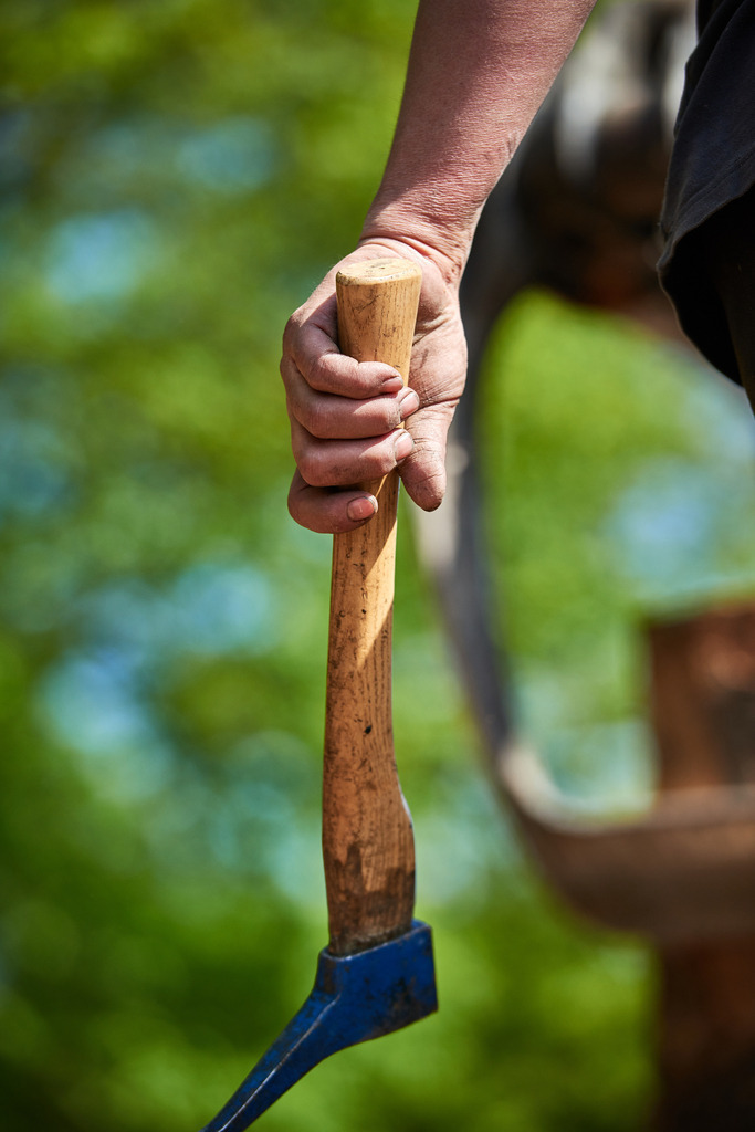 Waldköhlerei Hochecker | Michelbach, Austria - May 08, 2019: Waldköhlerei Hochecker, die 2011 in das Nationale Verzeichnis des immateriellen Kulturerbes der UNESCO aufgenommen wurde, produziert noch echte Holzkohle. - Realisiert mit Pictrs.com